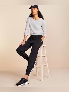 Loft: Lou & Grey Luvstretch Joggers Medium Petite